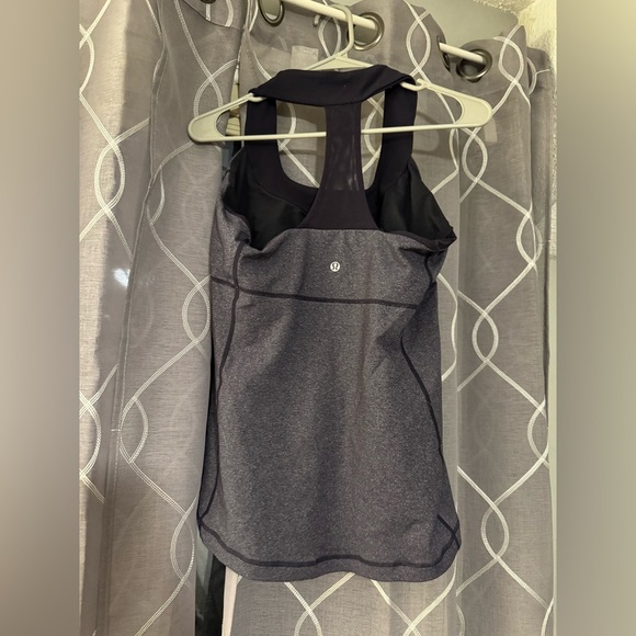Lululemon Scoop Neck Tank in Heathered Purple Blue, Built-In Sports Bra - Picture 3 of 4